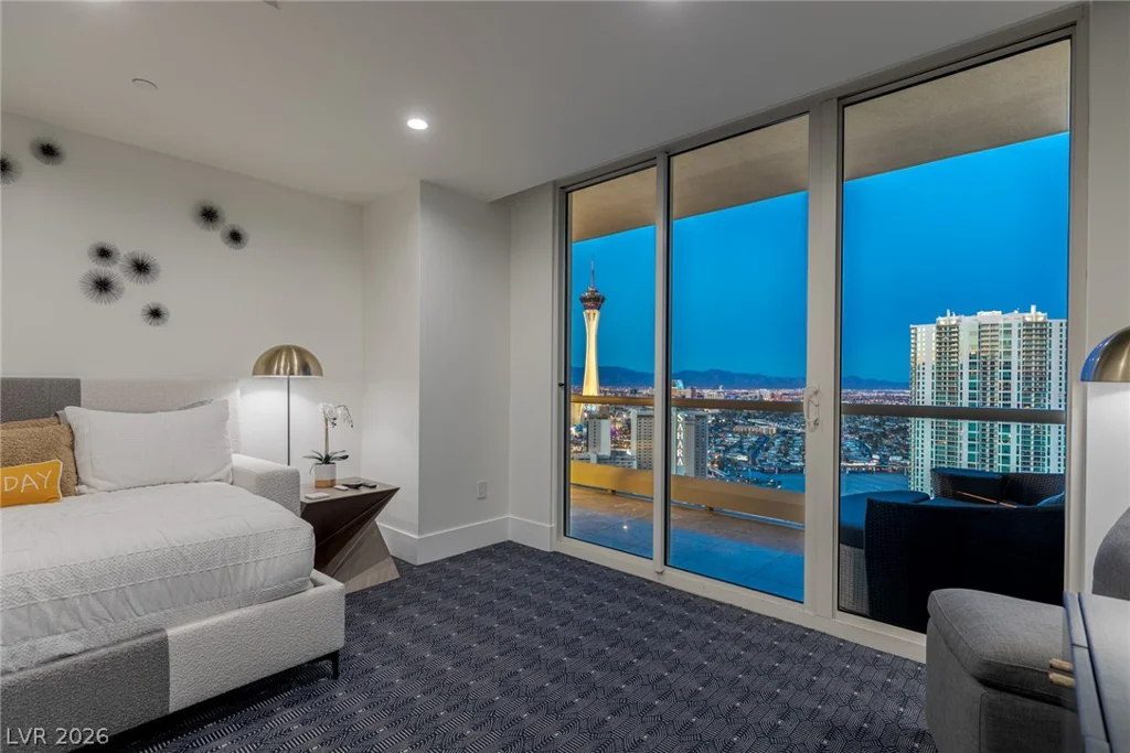 2747 Paradise, Las Vegas, NV 89109