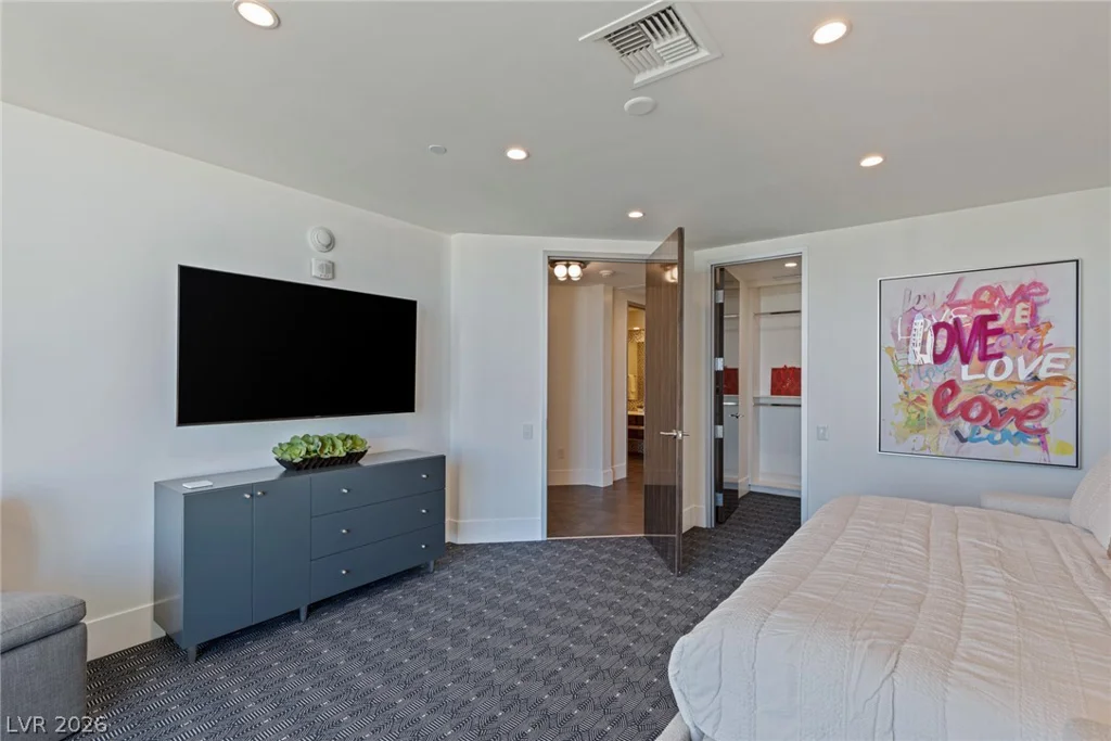 2747 Paradise, Las Vegas, NV 89109
