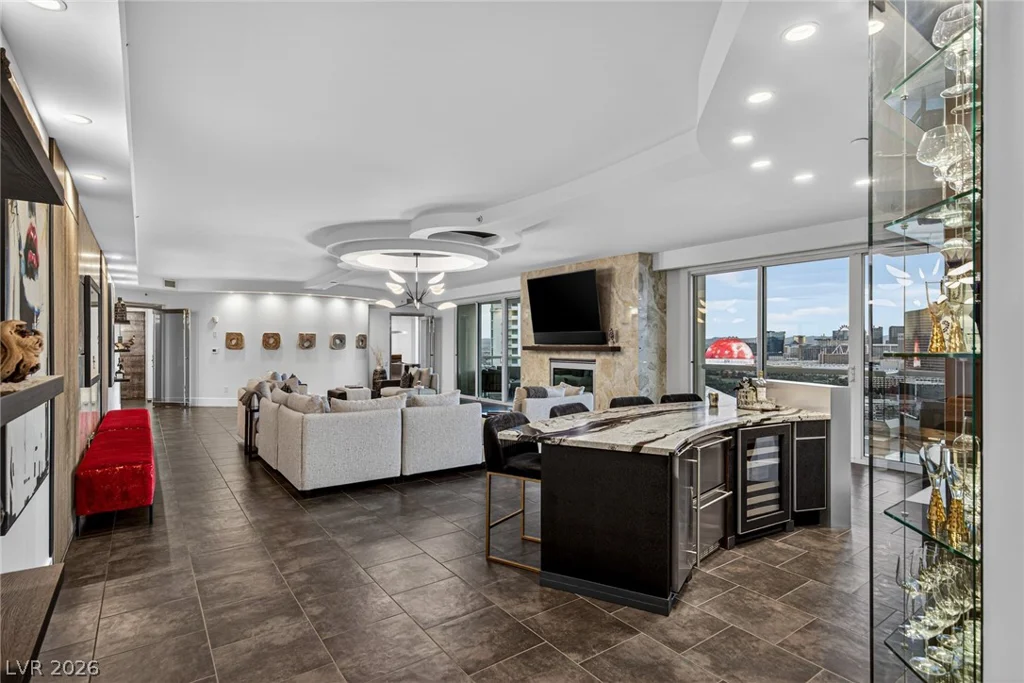 2747 Paradise, Las Vegas, NV 89109