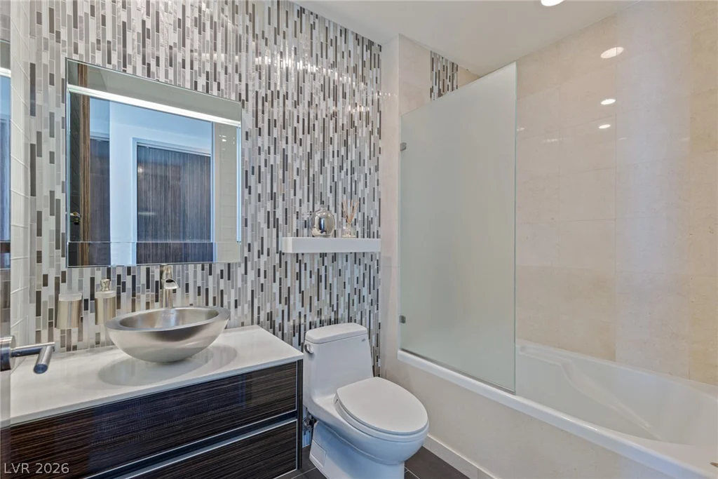 2747 Paradise, Las Vegas, NV 89109