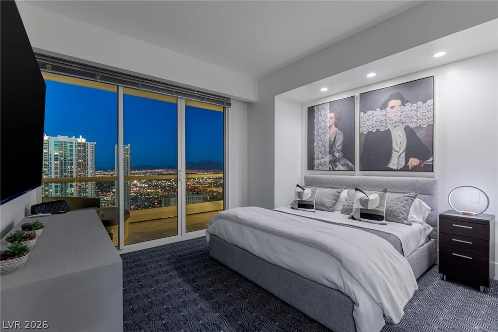 2747 Paradise, Las Vegas, NV 89109