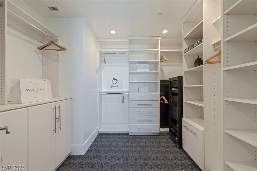 2747 Paradise, Las Vegas, NV 89109