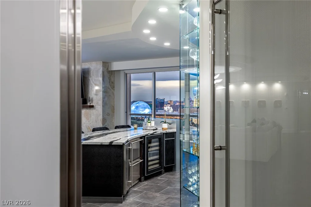2747 Paradise, Las Vegas, NV 89109