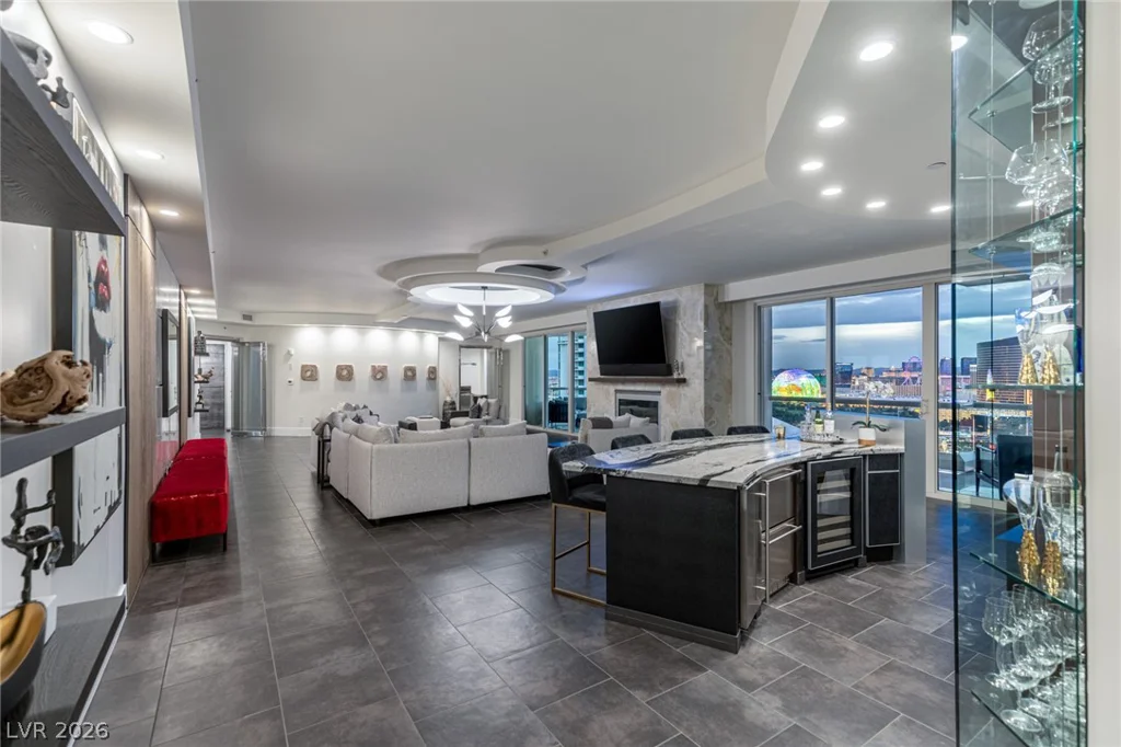 2747 Paradise, Las Vegas, NV 89109