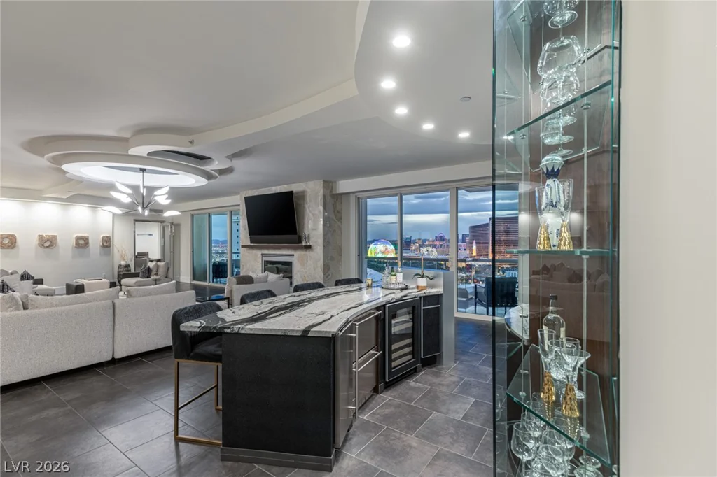 2747 Paradise, Las Vegas, NV 89109