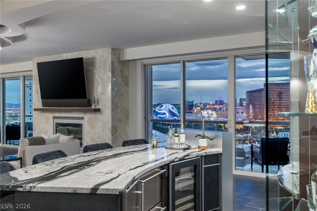 2747 Paradise, Las Vegas, NV 89109