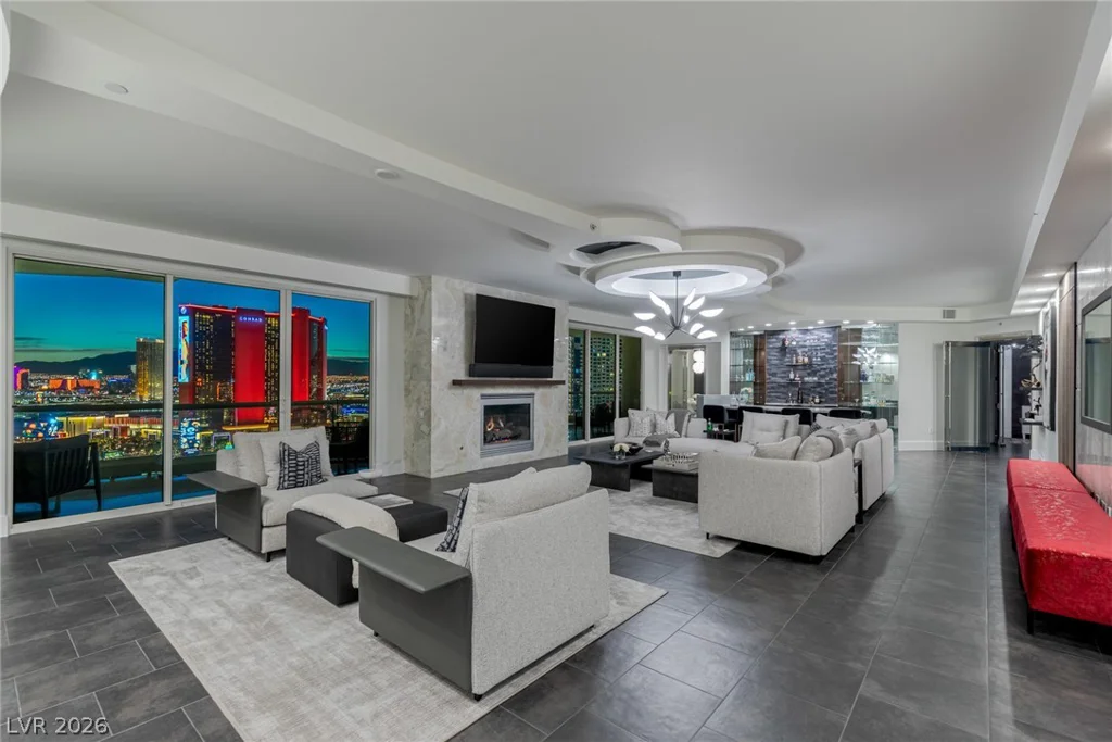2747 Paradise, Las Vegas, NV 89109