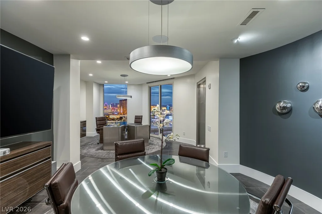 2747 Paradise, Las Vegas, NV 89109