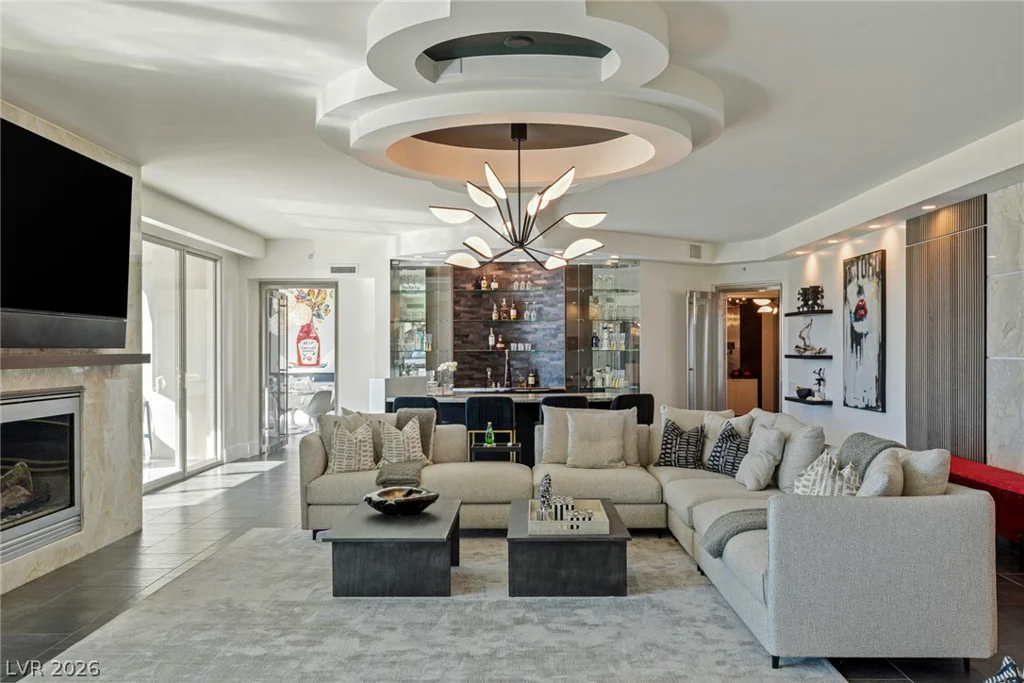 2747 Paradise, Las Vegas, NV 89109