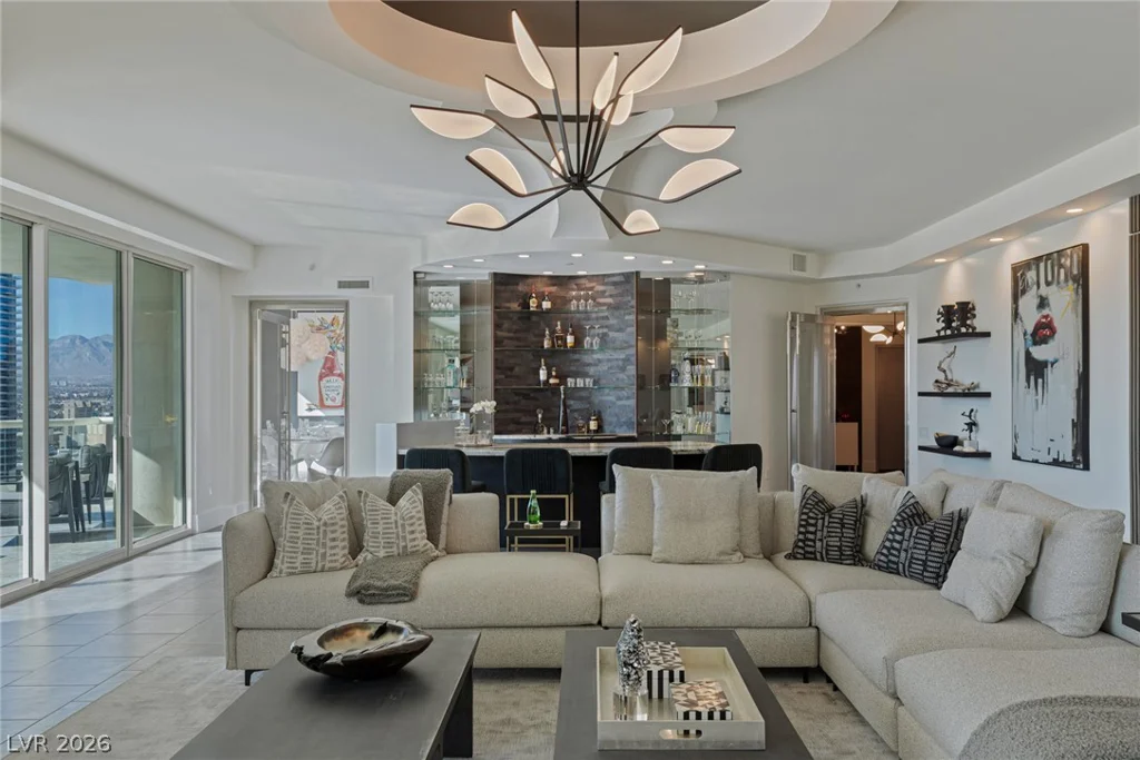 2747 Paradise, Las Vegas, NV 89109