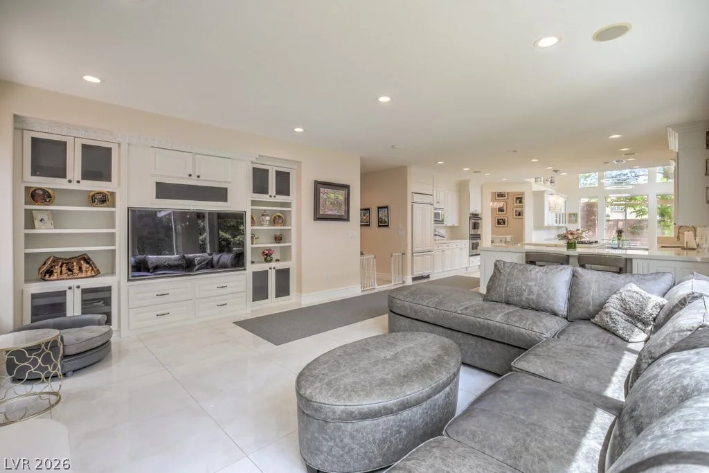 10201 Owls Peak, Las Vegas, NV 89144