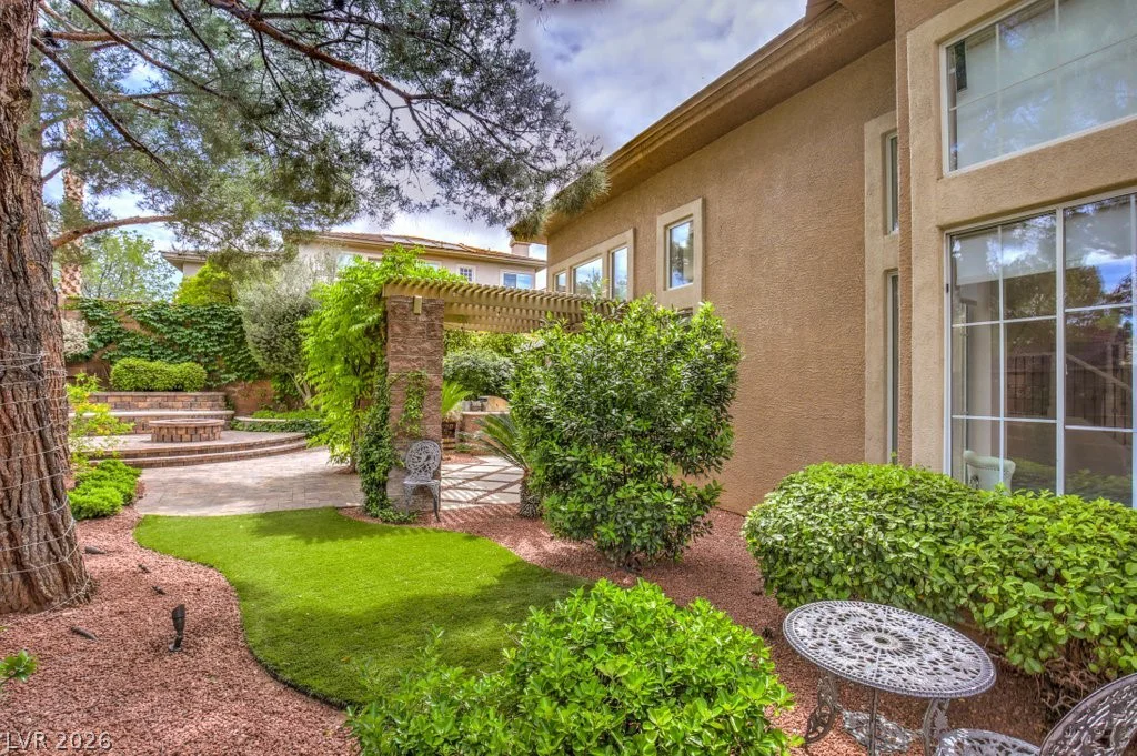 10201 Owls Peak, Las Vegas, NV 89144