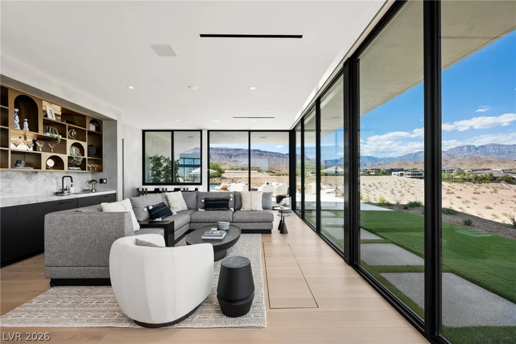 11588 Stardust, Las Vegas, NV 89135