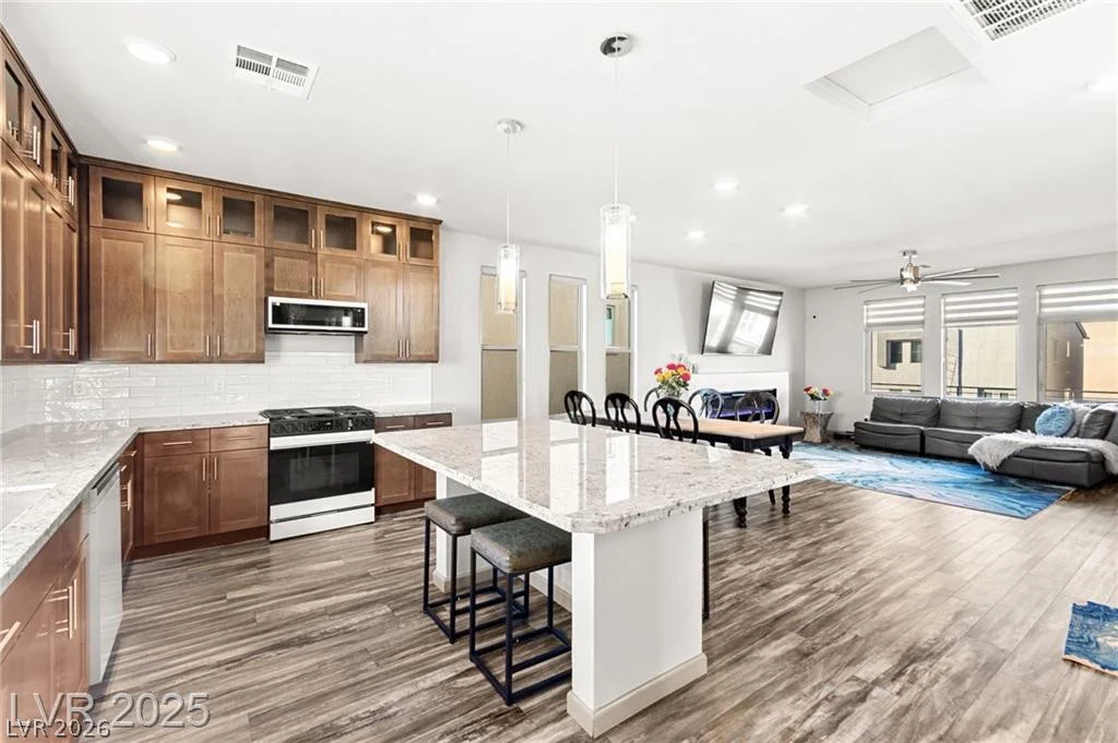 8011 Haywood Estate, Las Vegas, NV 89113