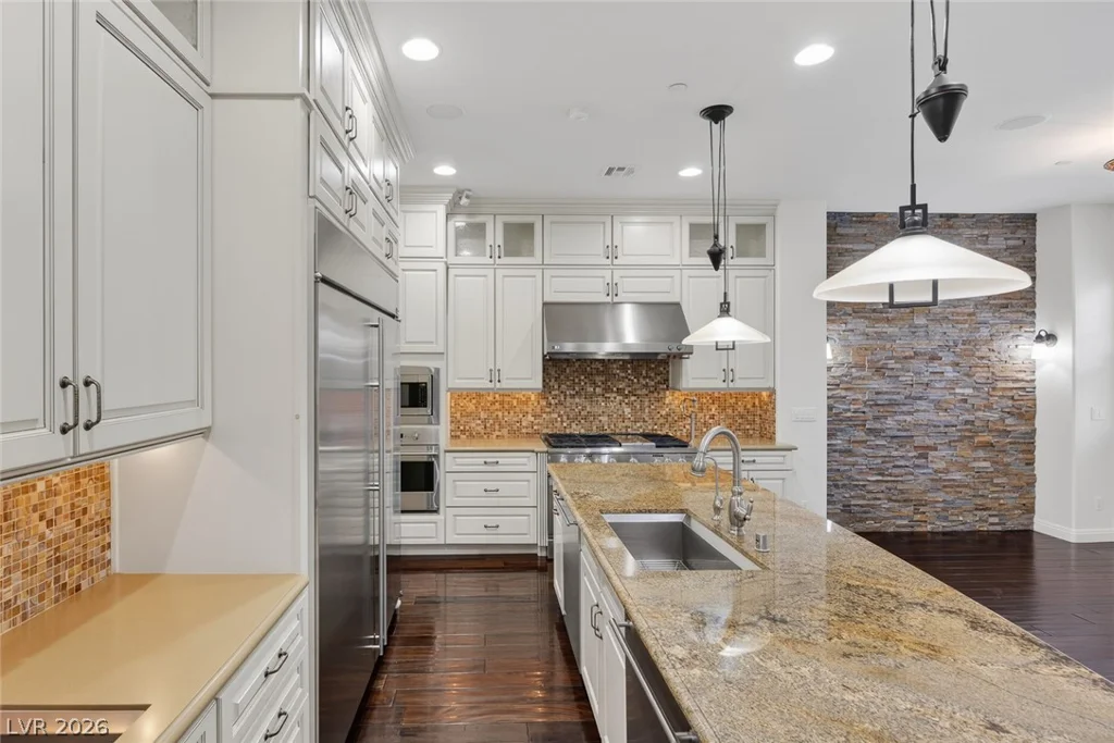 11280 Granite Ridge, Las Vegas, NV 89135