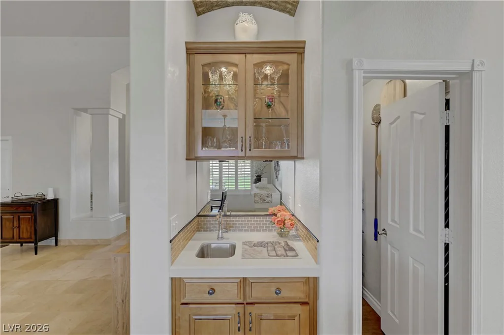 1432 Castle Crest, Las Vegas, NV 89117