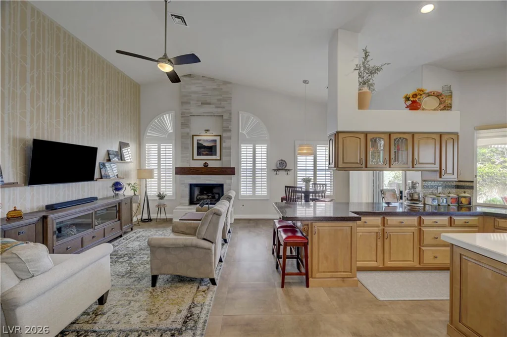 1432 Castle Crest, Las Vegas, NV 89117