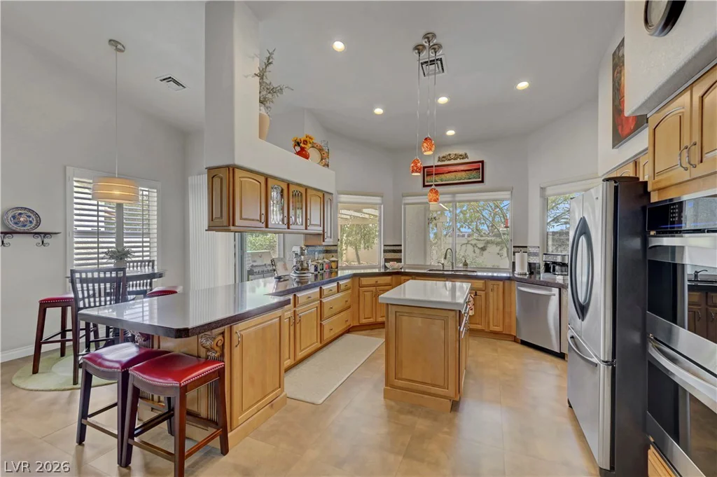 1432 Castle Crest, Las Vegas, NV 89117