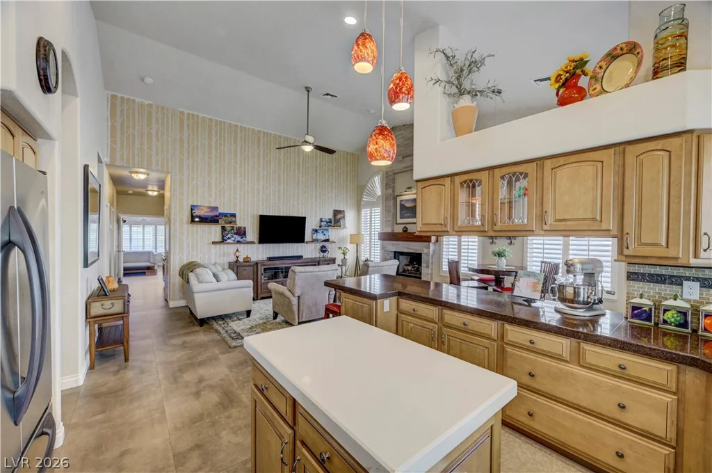 1432 Castle Crest, Las Vegas, NV 89117