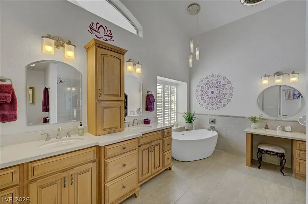 1432 Castle Crest, Las Vegas, NV 89117