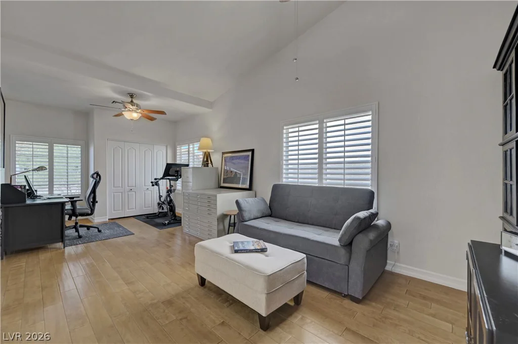 1432 Castle Crest, Las Vegas, NV 89117