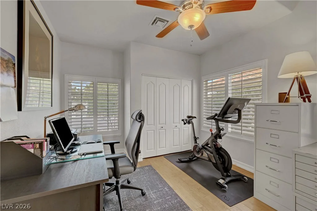 1432 Castle Crest, Las Vegas, NV 89117