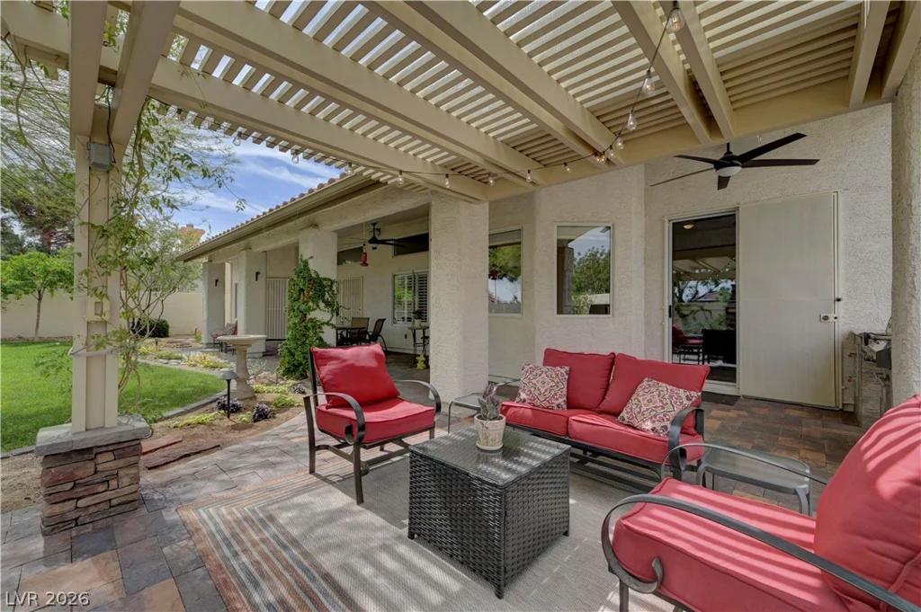 1432 Castle Crest, Las Vegas, NV 89117