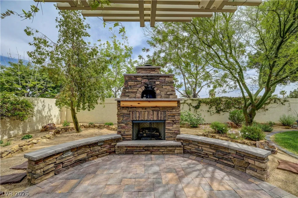1432 Castle Crest, Las Vegas, NV 89117