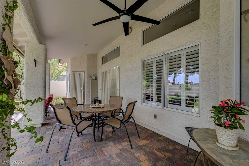 1432 Castle Crest, Las Vegas, NV 89117