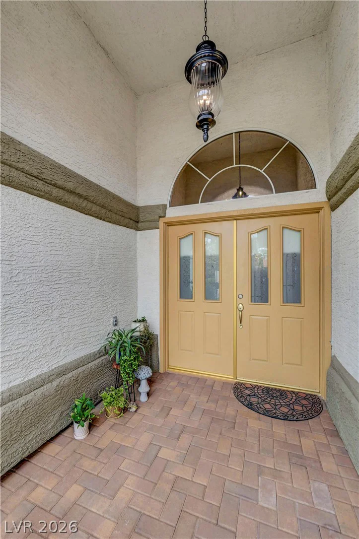 1432 Castle Crest, Las Vegas, NV 89117