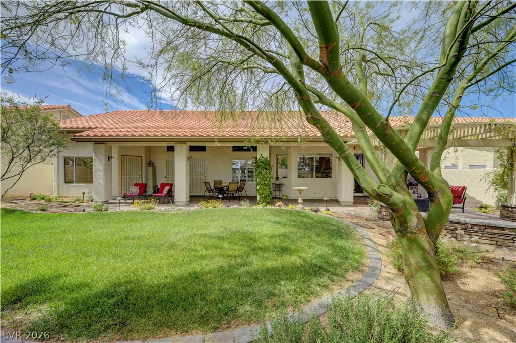 1432 Castle Crest, Las Vegas, NV 89117