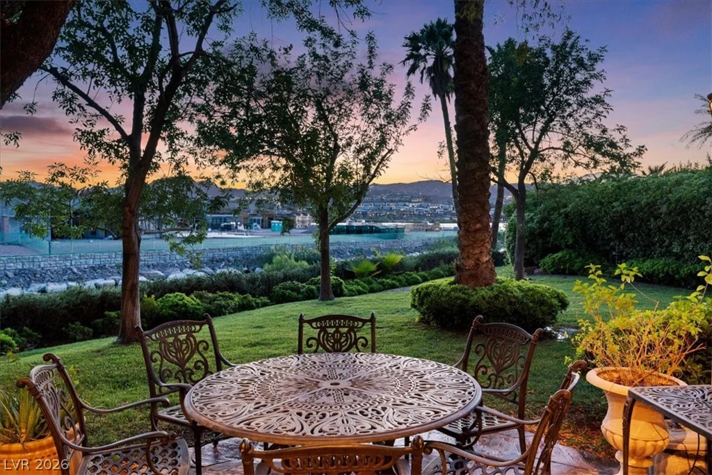 1 Via Mira Monte, Henderson, NV 89011