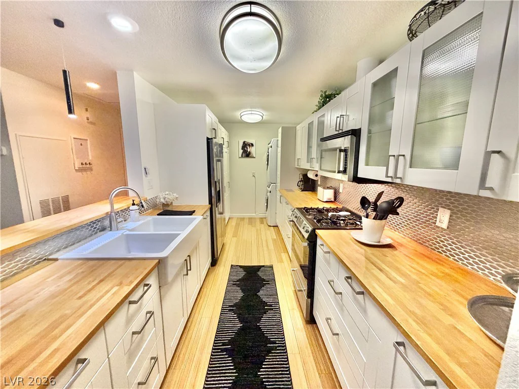 2200 Fort Apache, Las Vegas, NV 89117