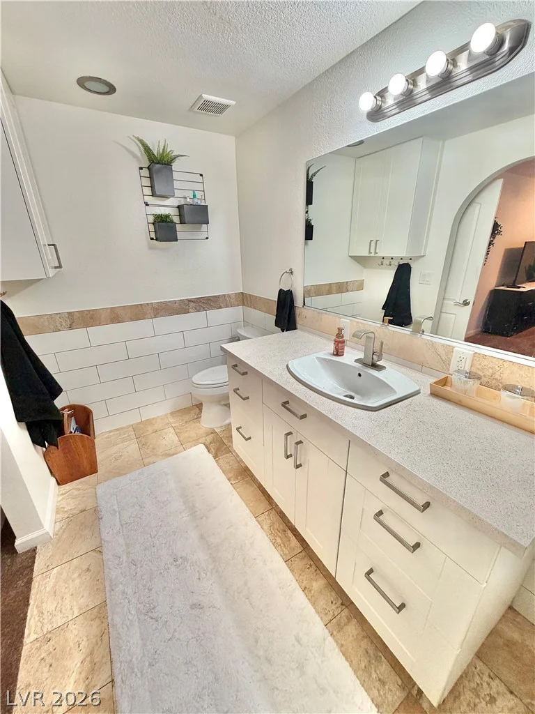 2200 Fort Apache, Las Vegas, NV 89117