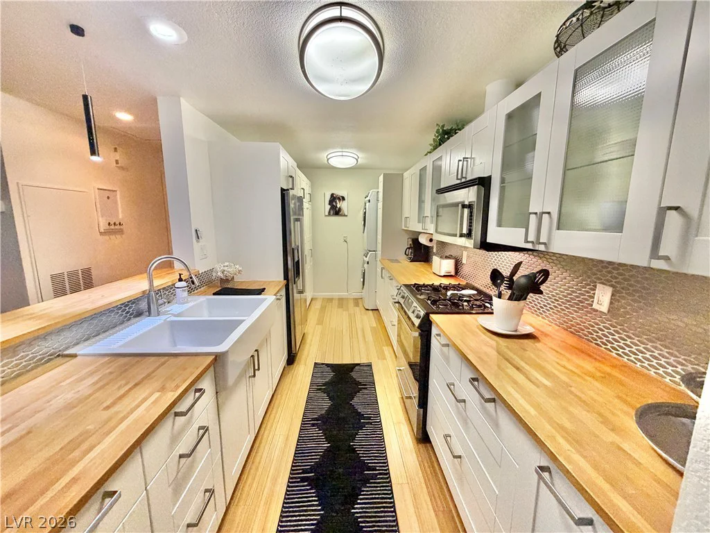 2200 Fort Apache, Las Vegas, NV 89117