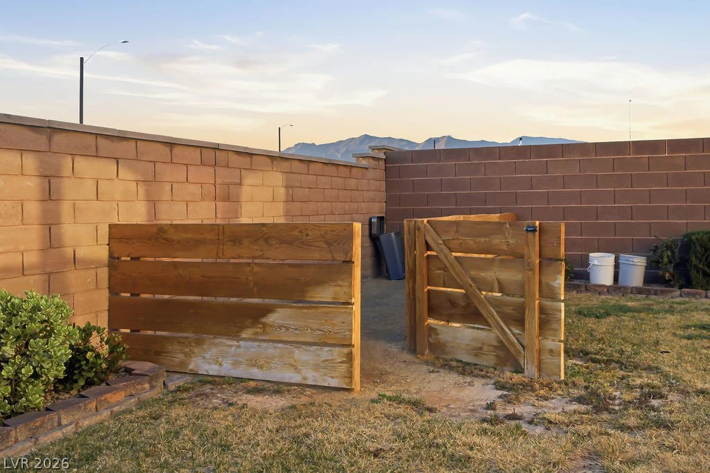6905 Toll Mountain, North Las Vegas, NV 89086