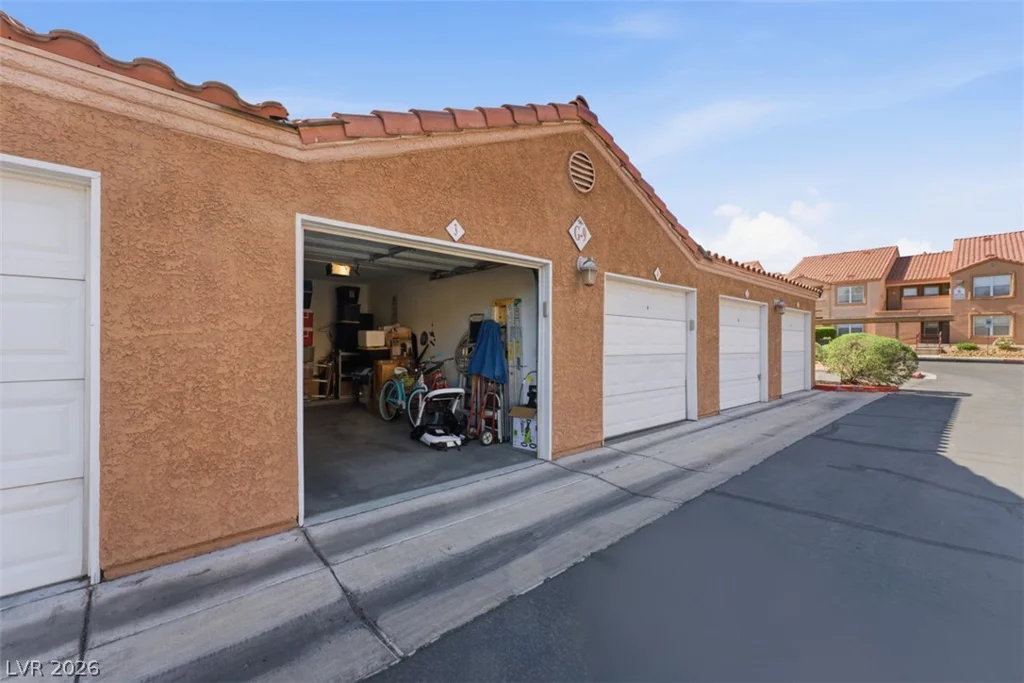 1150 Buffalo, Las Vegas, NV 89128