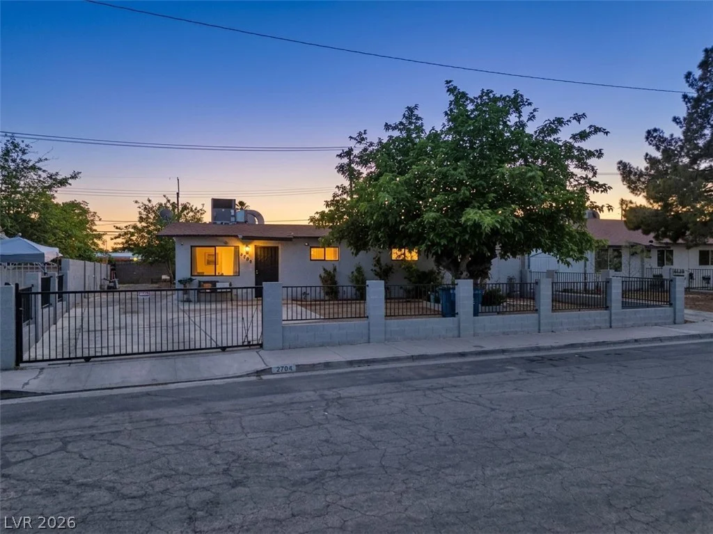 2704 Brady, Las Vegas, NV 89101