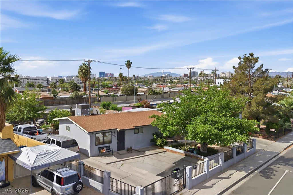 2704 Brady, Las Vegas, NV 89101