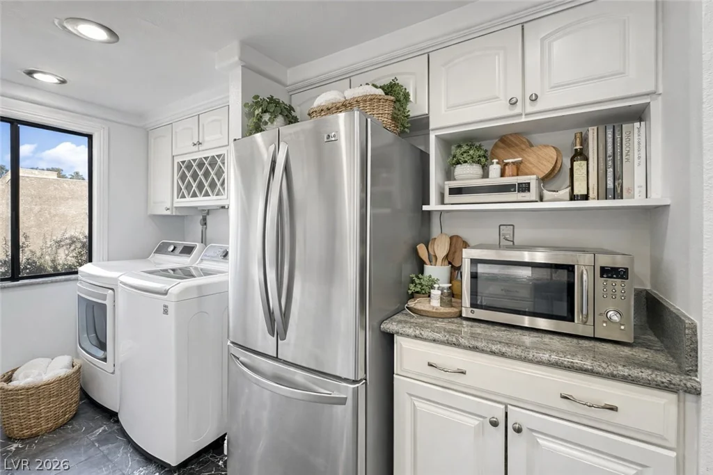 730 Royal Crest, Las Vegas, NV 89169