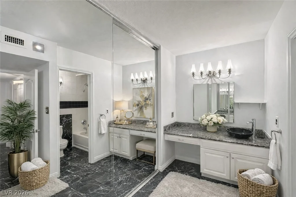 730 Royal Crest, Las Vegas, NV 89169