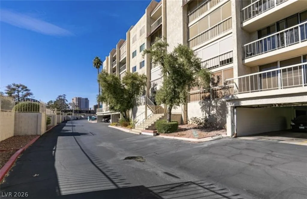 730 Royal Crest, Las Vegas, NV 89169