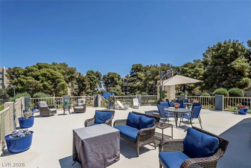730 Royal Crest, Las Vegas, NV 89169