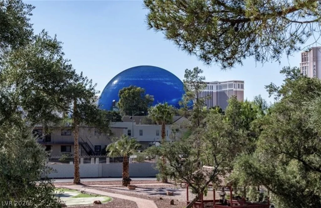 730 Royal Crest, Las Vegas, NV 89169