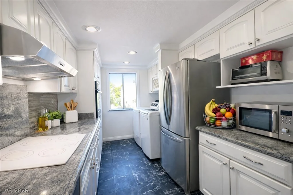 730 Royal Crest, Las Vegas, NV 89169
