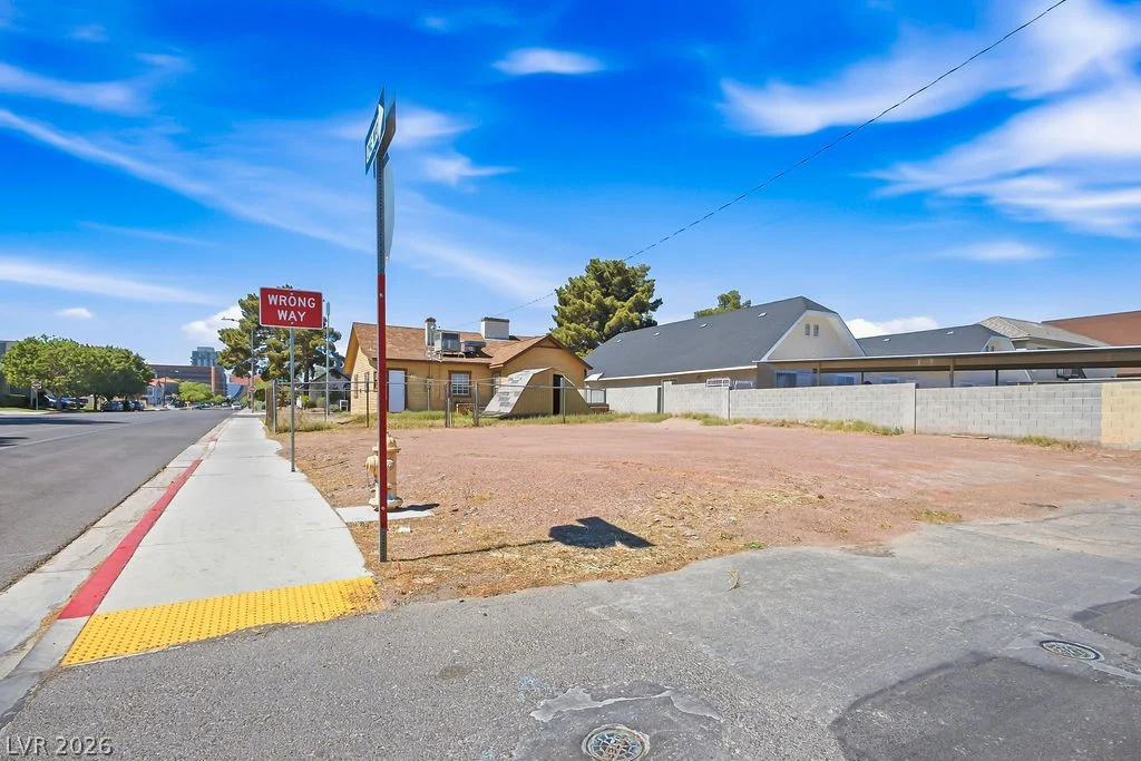 529 9th, Las Vegas, NV 89101