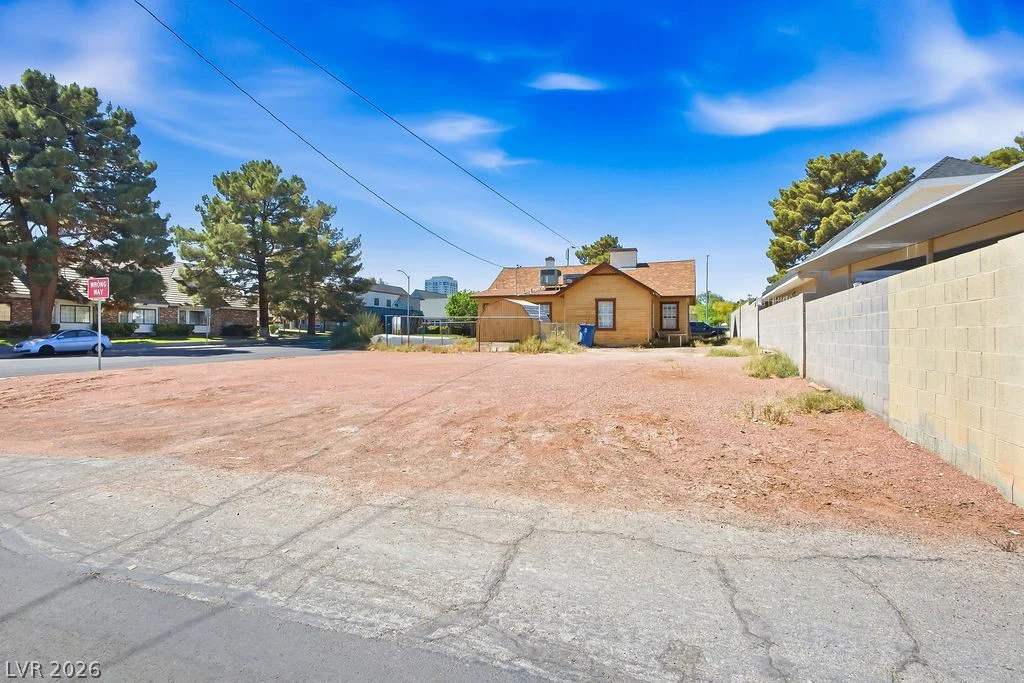 529 9th, Las Vegas, NV 89101