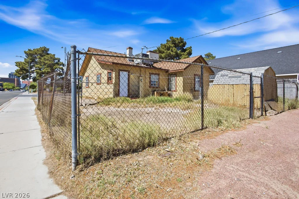 529 9th, Las Vegas, NV 89101