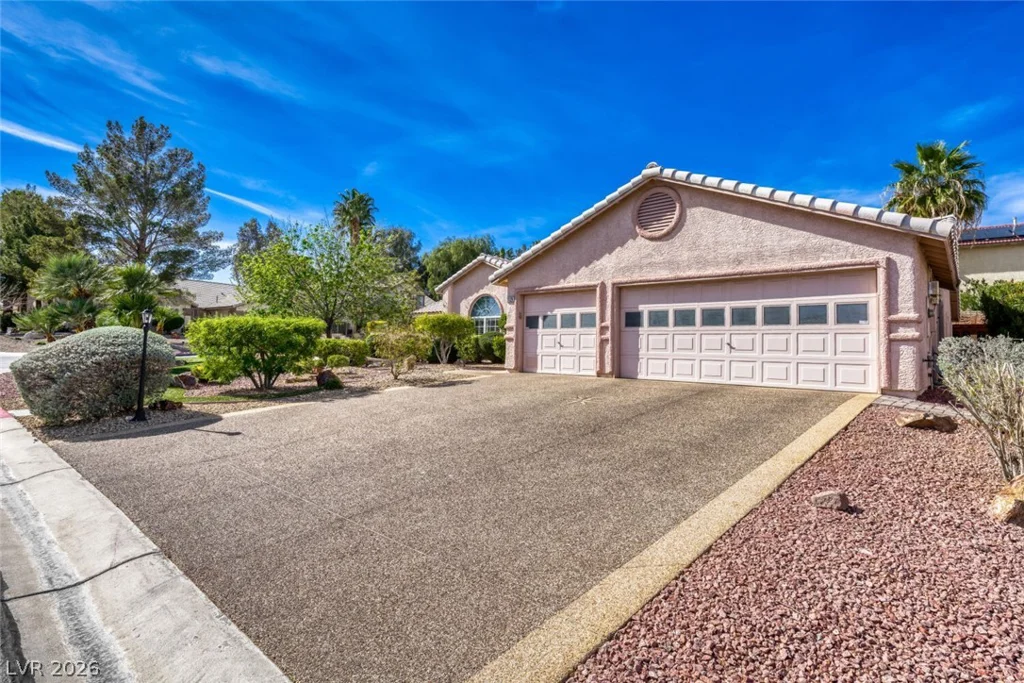 5020 Palm View, Las Vegas, NV 89130