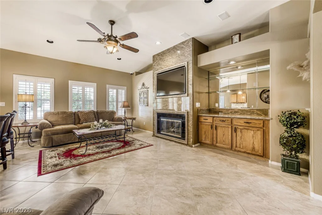 5020 Palm View, Las Vegas, NV 89130